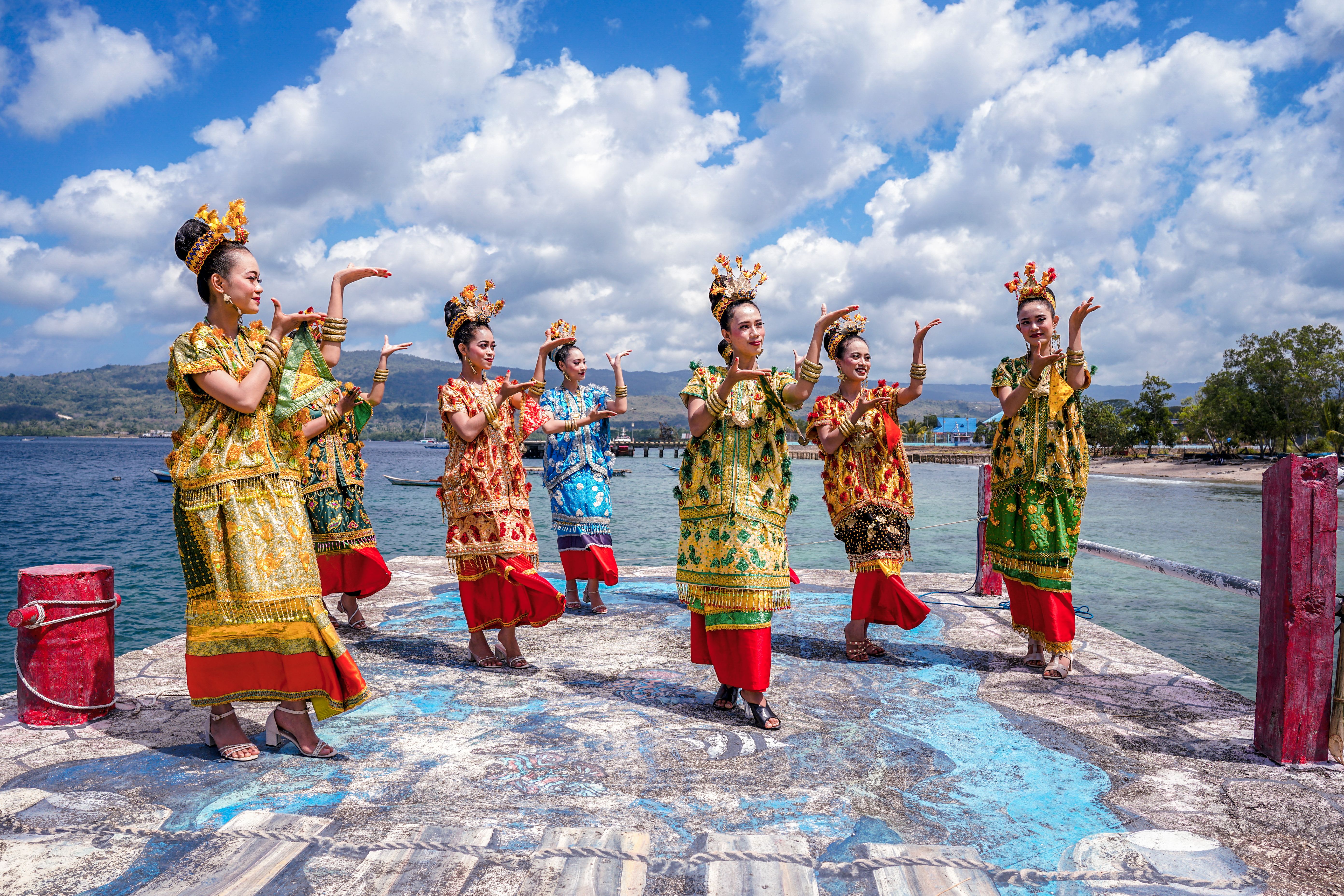 Sumbawa Island world-class surf breaks and wild savanna — Indonesia classic tour packages
